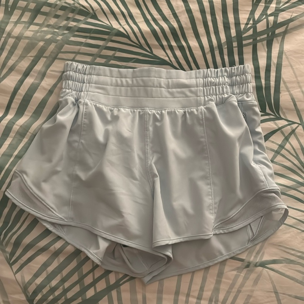 Lululemon Hotty Hot Shorts (Size 4) (2.5 Inch) Light Blue